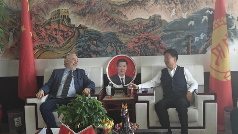 聚焦雙邊貿(mào)易發(fā)展  共探企業(yè)合作新機(jī)遇 ——北馬其頓大使攜企業(yè)代表蒞臨岳氏集團(tuán)